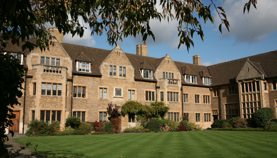 Bellerbys College